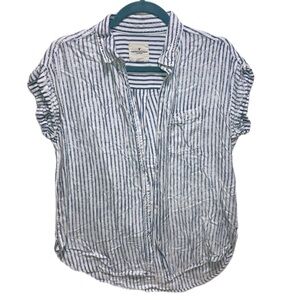 AEO American Eagle Chambray Blue Stripe Roll Sleeve Curved Hem Top XS 7009
